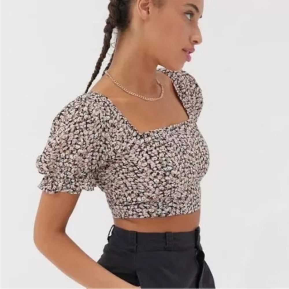 Urban Outfitters Mia Puff Short Sleeve Crop Top Sz Small Floral Multicolor